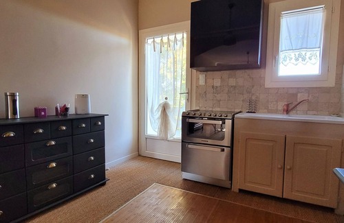 Lagnes Apartment | Appartement 2 Chambres Dans Mas Xviiie - Vaste Parc Arboré Avec Piscine