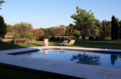 Lagnes Apartment | Appartement 2 Chambres Dans Mas Xviiie - Vaste Parc Arboré Avec Piscine