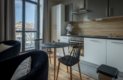 Chatel-Guyon Apartment | Appartement-2 personnes-de Luxe-SDB-Balcon