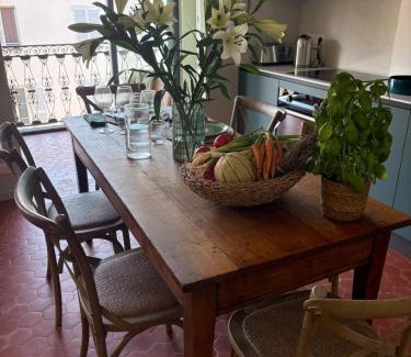 Antibes Old Town Apartment | Appartement 3 pièces plein vieil antibes