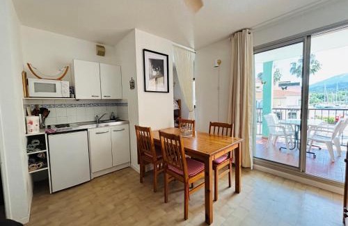 Plage d'Argeles Apartment | Appartement 4 pers au port d'Argelès avec terrasse, parking - FR-1-309-512