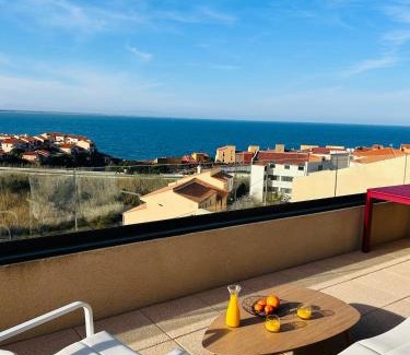 Port-Vendres Apartment | Appartement 4 personnes tout confort avec vue panoramique sur MER