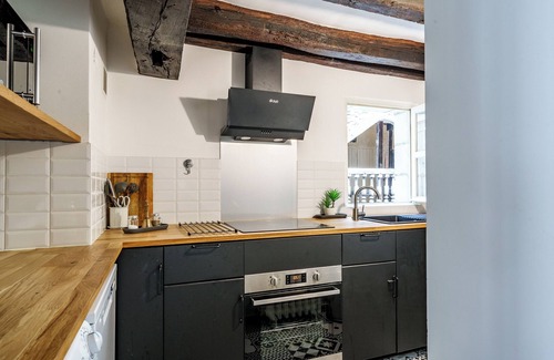Tours City Centre Apartment | Appartement 4p/2ch place Plumereau avec parking gratuit proche universités