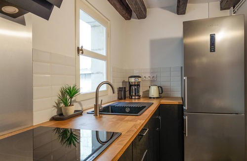 Tours City Centre Apartment | Appartement 4p/2ch place Plumereau avec parking gratuit proche universités