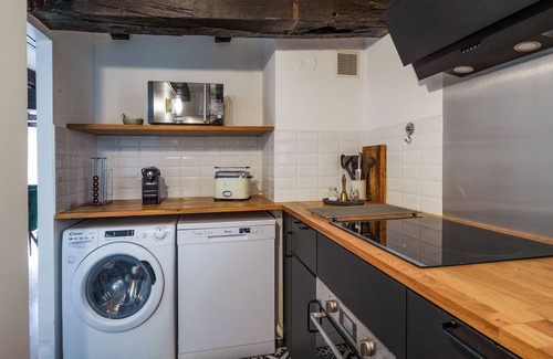 Tours City Centre Apartment | Appartement 4p/2ch place Plumereau avec parking gratuit proche universités