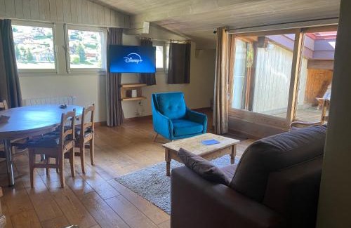 Demi-Quartier Apartment | Appartement 71m2 près de Megève, à 200m télécabine la Princesse, local à ski, 2 chambres, parking couvert