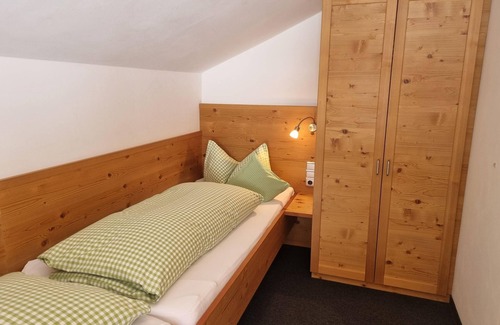 Riezlern Apartment | Appartement "8" - 2 Schlafräume, Dusche, WC - Gästehaus Alpina