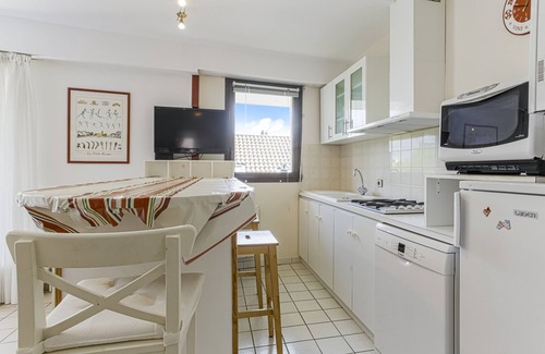 Biarritz City Centre Apartment | Appartement Ajar - Welkeys