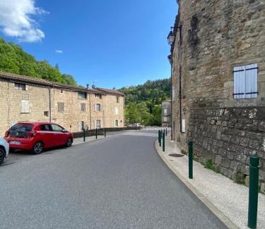 Largentiere Apartment | Appartement atypique