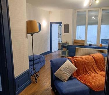 Mirecourt Apartment | Appartement au charme authentique
