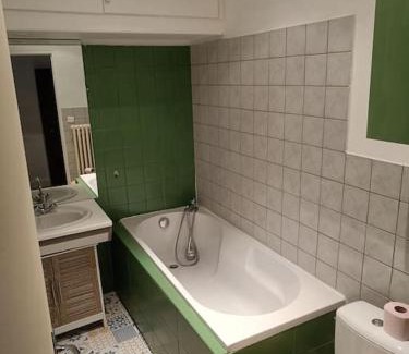 Mirecourt Apartment | Appartement au charme authentique