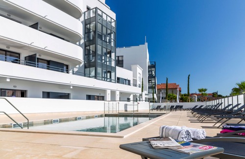 Biarritz Condo | Appartement avec Accès à Deux Piscines!