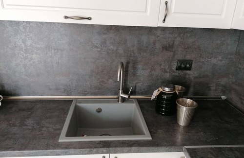 Plovdiv Center House | Appartement avec acces personel. Passez Vos vacances dan's une maison situee a quellques pas du centre et de tous les cites historiques a Plovdiv. L'appartement est bien equipe avec tous electromenagers pour passer un merveilleu week and. A 200 meters .