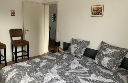 Loures-Barousse Apartment | Appartement avec jardin partagé