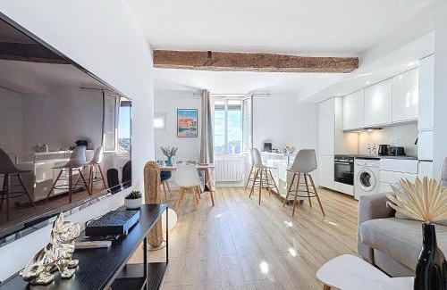Biot Apartment | Appartement avec vue au coeur de Biot Village