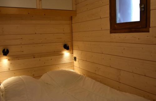 Pralognan-la-Vanoise Apartment | Appartement cosy avec piscine chauffée et terrasse sud à Pralognan-la-Vanoise - FR-1-464-118