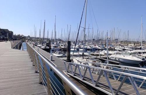 Arzon Apartment | Appartement Calme - Arzon, 4 Pers, Parking, Plage à Pied - FR-1-639-25