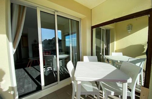 Arzon Apartment | Appartement Calme - Arzon, 4 Pers, Parking, Plage à Pied - FR-1-639-25