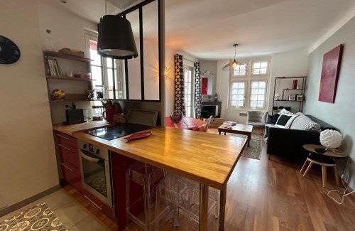 Saint-Jean-de-Luz Apartment | Appartement central à Saint-Jean-de-Luz, proche plage & port - FR-1-239-1090