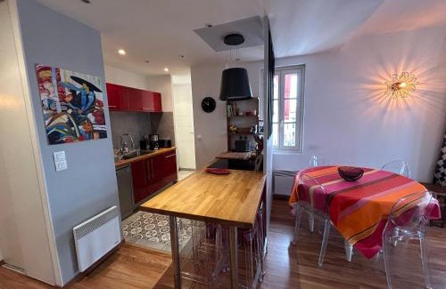 Saint-Jean-de-Luz Apartment | Appartement central à Saint-Jean-de-Luz, proche plage & port - FR-1-239-1090