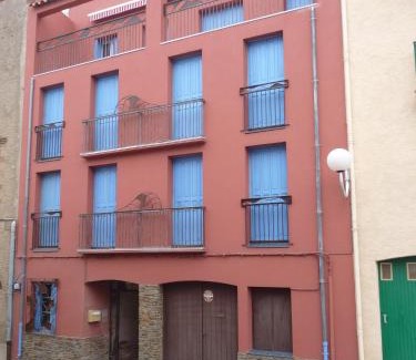 Collioure Apartment | Appartement Centre COLLIOURE CLIM PATIO WIFI