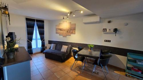 Collioure Apartment | Appartement Centre COLLIOURE CLIM PATIO WIFI
