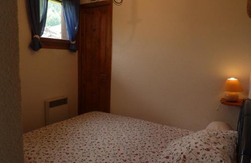 Areches Apartment | Appartement centre village, 4 personnes, 2 chambres - OPII15