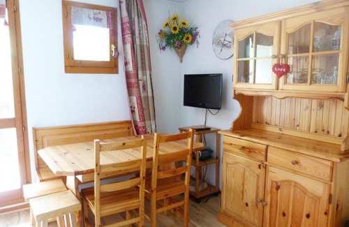Areches Apartment | Appartement centre village, 4 personnes, 1 chambre, 1 coin montagne - VLI21