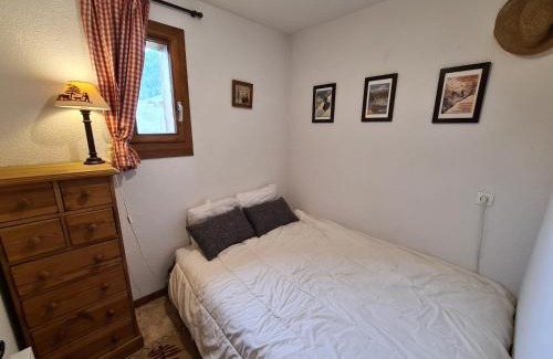 Areches Apartment | Appartement chaleureux, 6 personnes, 3 chambres - MER05
