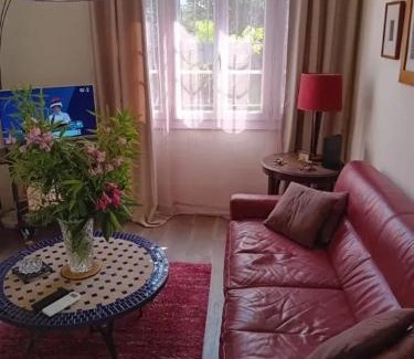 Ales Apartment | Appartement charmant à Alès | 62 m² | Piscine privée