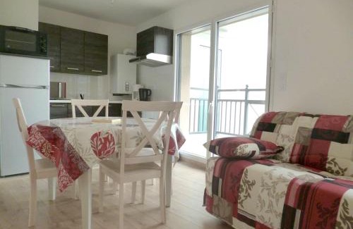 Dinard Apartment | Appartement charmant à Dinard avec balcon et jardin