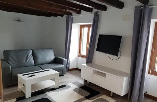 Behobie Apartment | Appartement charmant à Sare avec vue sur la montagne