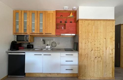 Cahuzac-sur-Vere Apartment | Appartement coeur de village tous services