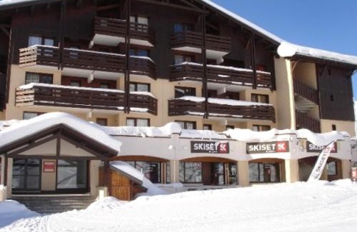 Les Bruyeres Apartment | Appartement Confort 1 chambre, ski aux pieds, balcon, Wi-Fi, parking - FR-1-178-171