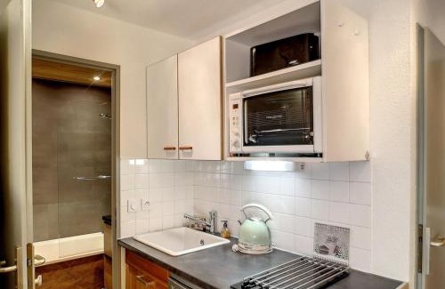 Les Bruyeres Apartment | Appartement Confort 1 chambre, ski aux pieds, balcon, Wi-Fi, parking - FR-1-178-171