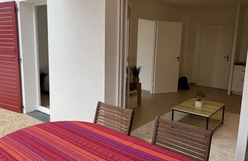 Ahetze Apartment | Appartement Confortable au Cœur du Village