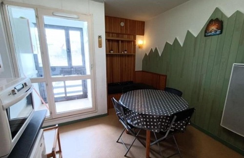 Arette Apartment | Appartement cosy 6 pers, proche pistes, balcon, casier à skis, parking gratuit - FR-1-602-25