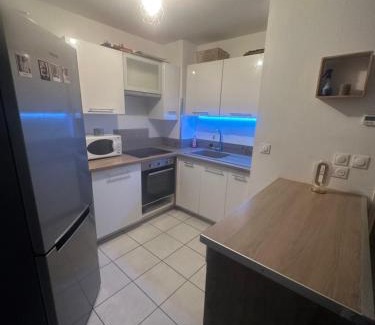 Monteux Apartment | Appartement cosy en résidence