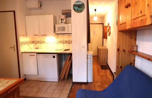 Areches Apartment | Appartement cosy 4 pers, centre-village, ski/rando à pied, piscine, commerces à proximité - FR-1-342-182