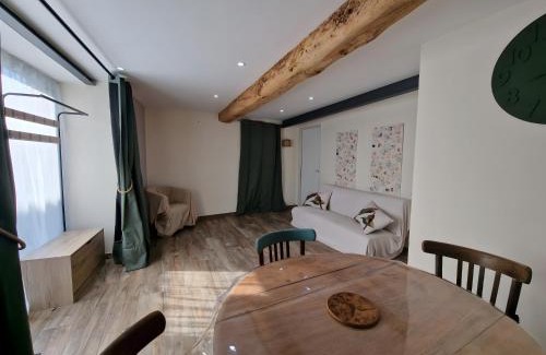 Montolieu Apartment | Appartement cosy