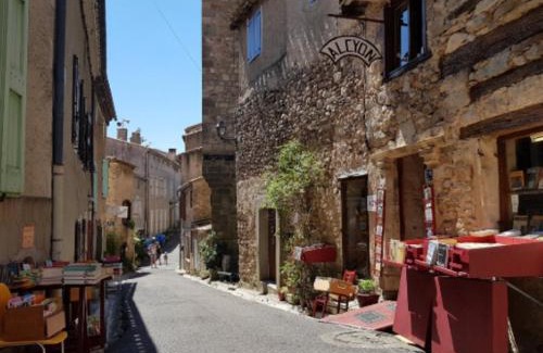 Montolieu Apartment | Appartement cosy