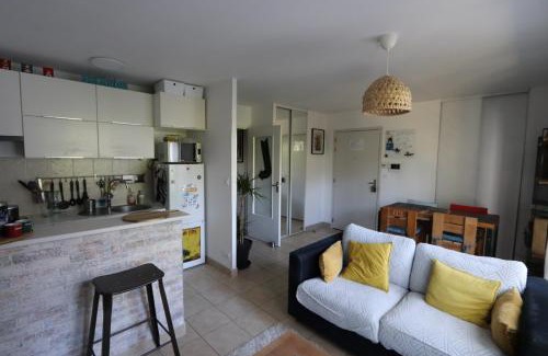 Coulmiers-Jardin des Plantes Apartment | Appartement cosy jardin des plantes avec parking