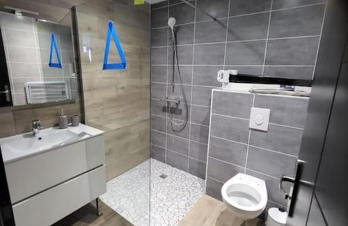 Centre Deux Apartment | Appartement cosy spacieux 103