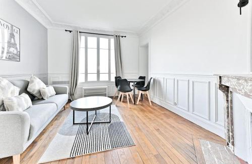 Puteaux Apartment | Appartement Cosy Vue sur Paris Bois de Boulogne