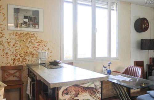 Saint-Fargeau Apartment | Appartement deux pièces lumineux et sans vis à vis
