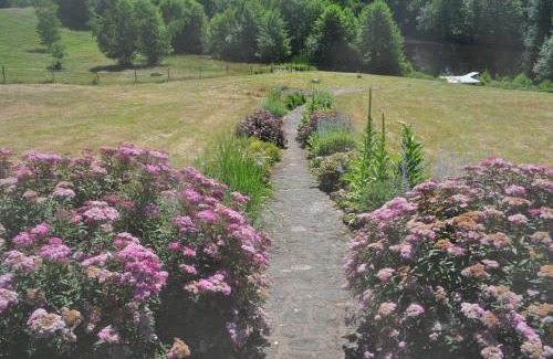 Faucogney-et-la-Mer Apartment | Appartement Douglasie dans une ferme avec étang privé dans la région des mille étangs, Faucogney-et-La-Mer