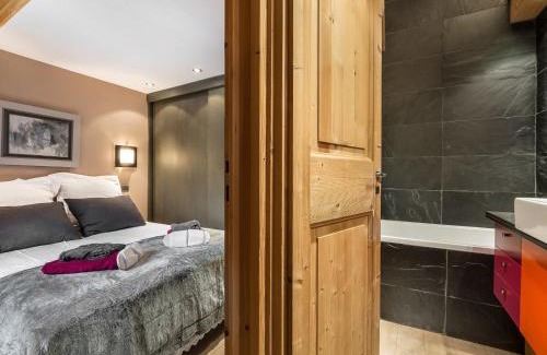 Val-d'Isere Apartment | Appartement Duplex Moderne, Skis aux Pieds, Centre de Val-d'Isère - FR-1-567-56