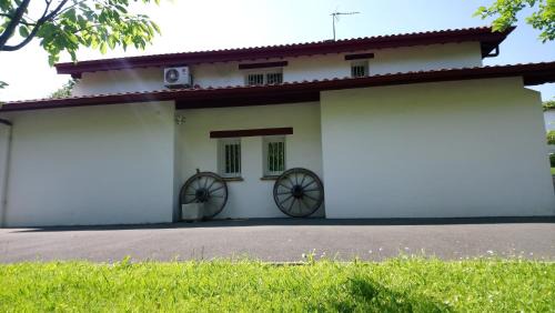 Espelette Apartment | Appartement en rez de chaussee de maison
