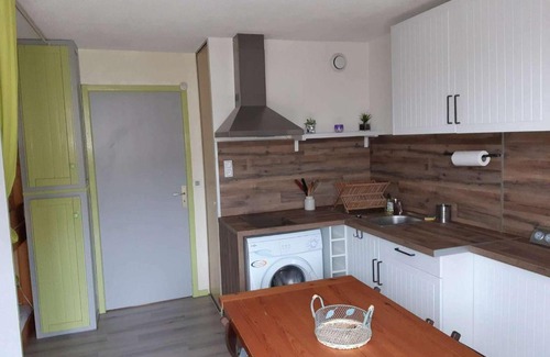 Esquieze-Sere Apartment | Appartement Esquièze-Sère, 1 pièce, 4 personnes - FR-1-402-39