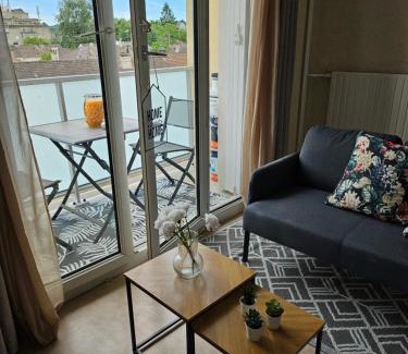 Quartier Centre Ville Apartment | Appartement F3 - Calme, meublé et chaleureux